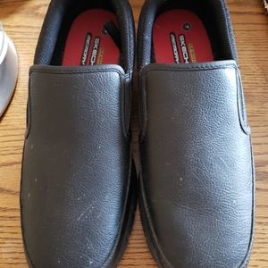 Mens skechers black shoes slip resistant